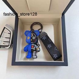 Keychain Car Luxurys designers Key chain Solid Colour monogrammed Keychains Bear Design versatile Fashion Leisure Men Women Bags Pendant Accessories very nice UKRE