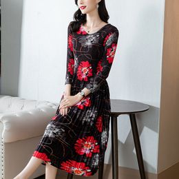 2023 Black Velvet Floral Midi Dress Women Designer Going Out Vacation Party V-Neck Slim A-Line Pleated Dresses Autumn Winter Elegant and Youth Long Sleeve Frocks