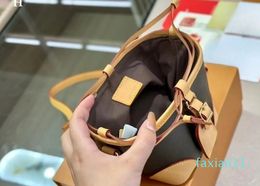 Designer Bag One Shoulder Cross Shoulder Carrying Handle Purses Designer Woman Handbag Zero Wallet Bucket Bag