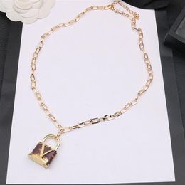 Fashion Designer Brand Letter Pendant Necklaces Luxury Mens Womens Golden Chain Geometric 18K Gold Plated Lock Necklace Sweater Ch268Y