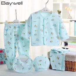 Clothing Sets Baywell 5PCS Infant Newborn Unisex Clothes 0-3 Months Baby Spring Autumn Print Cartoon Tops Trousers Hat Bibs 230927