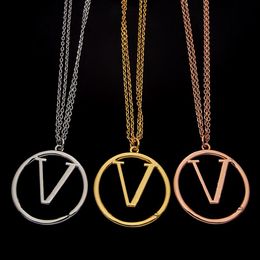 Top Quality Brass Luxury Hollow Pendant Necklaces 3 Colours Simple Love Copper Ring Hollow V Letter Double Necklace Women Designer 224A