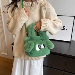 Super Fire Plush Bag for Women's Early Autumn New Cute Cartoon Plush Handheld Shoulder Bag Niche 230915