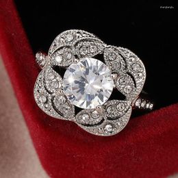 Wedding Rings Unique Design Ring Women Flower Shaped Band Ceremony Party Luxury Ladies Finger Nice Gift Fashion Jewellery