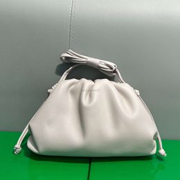 Lady Clip Single Pleated Cloud Purse Botteega Designer Bag Pouch Small Women's 2023 New Classic Shoulder Crossbody Metal Shoulder Bags Evening Purses Vfc4
