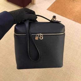 Designer Evening Bag Cosmetic Bags Lp19 Backpack Women's 2023 New High Capacity Genuine Leather Lunch Box Bag Travel Leisure One Shoulder Handheld Bag