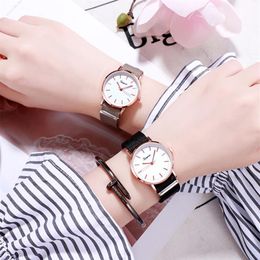 Comfortable Nylon Belt Quartz Watch Female Students Simple Fresh Girl Watches Whole Classic Womens Wristwatches283K