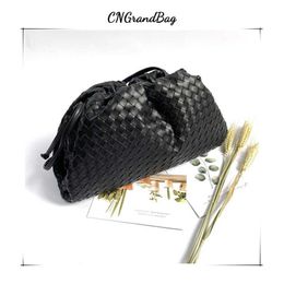 Brand Cloud messenger bag Botegss Ventss online shop Fashionable trend leather woven pleated cloud female net red versatile soft cow one Have Real Logo