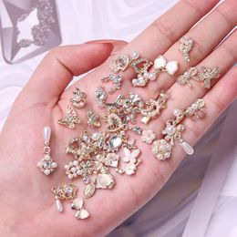 Nail Art Decorations 50Pc Random Luxury Dangle Jewellery Heart Bowknot Mixed Style 3D Charms Tassel Design Alloy 230927