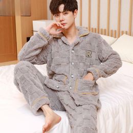 Men's Sleepwear 2023 Pineapple Velvet Pyjamas Men Autumn Winter Loungewear Thickened Plush Coral Warm Long Sleeved Homewear