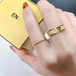 Ring designer ring luxury Jewelry rings for women letter solid colour classic design rings fashion temperament diamond style ring Christmas gift Jewelry very good