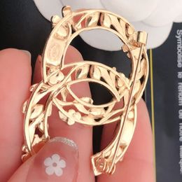 Luxury Women Designer Brand Letter Brooches Back With Tag 18K Gold Plated Inlay Crystal Jewellery Brooch Charm Pearl Pin Marry Wedding Party Gift Accessories