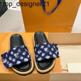 New Pillow Mules Summer Sandal Flat Comfort Mules Padded Front Strap Slippers Fashionable Easy-to-wear Style 23ss Sandals Women mens Slides