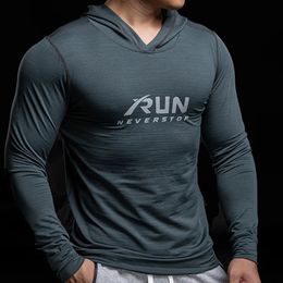 Men's T-Shirts Gym Men T Shirt Long Sleeve Slim Tops Tees elastic T-shirt Sports Fitness Autumn winter comfort breathable Quick dry Hooded 230927