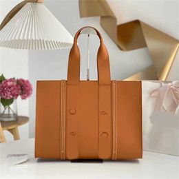 cle Tote Bag Luxury Totes Womens Designer Bag Crossbody Mens Beach Bags Wallet Shoulder Travel Pouch Designers Handbag Medium Fashion Shopping Bags Purse 221226