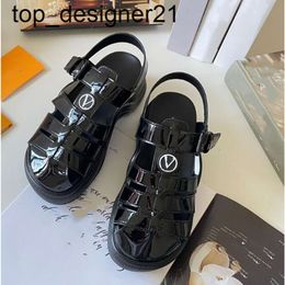 Designer 23ss woman Sandals Rubber Thick Soled Gear Hollow Baotou Ladies Casual Wedges Buckle Roman Tide summer Outdoor Beach Sandal Slippers