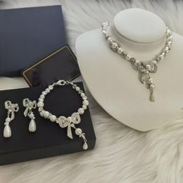 Perle di lusso con diamanti di alta qualità Collane con ciondolo per donna produttori di stile classico marchio di design vintage popolare203d