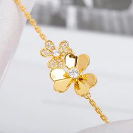 Love Sweet Flower Designer Charm Bracelet for Women Girls 18K Gold Link Chain Luxury Elegant Shining Diamond Crystal Bangle Bracelets Jewellery