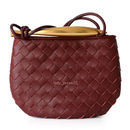 Lady Metal Bag Summer Cowhide Botteega Handbag Sardine Purse Spring 2023 New Classic Niche Design Designer Mini Bags Leather Woven Top Quality 8u2y