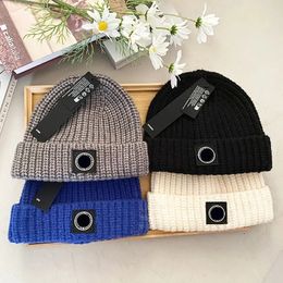 2023 Designer knit cap Europe and the United States Stones Islands hot hat cotton material windproof warm average size optional gift box packaging