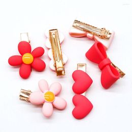 Dog Apparel 2pcs/set Pet Hairpin Heart-shaped Floral Bow Decoration Summer Outing Accessories For Medium Small Cats Supplies