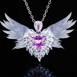 Pendant Necklaces Classic Angel Wings Sea Blue Heart Necklace Personality Design Fashion Purple Heart Chain Party Gift R230928