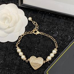 Luxury Charm Women Jewelry Gold Bracelet Gradient Heart Style Style Inlaid with Diamonds and Pearl Design Fashion Gorgeous Designer High end Lady Bracelet