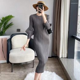 Casual Dresses Miyake Pleat 2023 Spring Large Size Elegant Fashion French Style Niche Design Age Reduction Waist Dress For Women