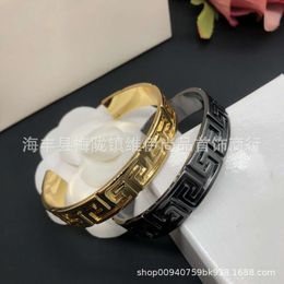 Designer versagesTemperament Trend Celebrity Palace Personality Beauty Head Pattern Opening Bracelet Bangle Trend