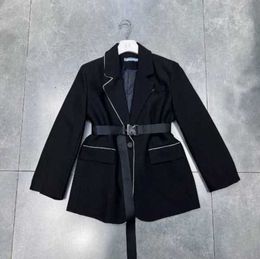 Donne Suit Blazers Autumn Coat Designer Button Jackes Fashion Matching Triangs Inverted Lettera Long Nylon Size S L Tops Blazer