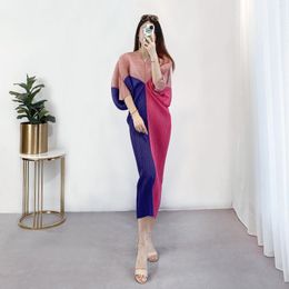 Casual Dresses Miyake Pleated Women's Lantern Bat Sleeve Dress 2023 Spring/Summer Style Stylish Spliced V-neck Fashion Long