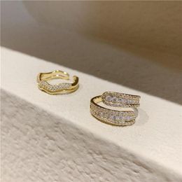 2022 all-match wavy design ladies rings With Side Stones niche party diamond Jewellery ring for lover cool style gold-plated not fad209r
