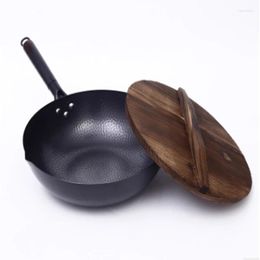 Pans 32cm Non-stick Skillet Wok Handmade Cast Iron Household Cooking Pot Wooden Cover Gas Stove Induction Cooker Universal