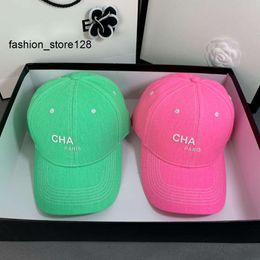 good Ball Caps Designer Casquette Candy Fluorescent Cotton Baseball Couple Fashion Letter Street Shooting Cap