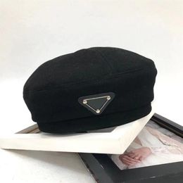 Luxury Designer Beret Women Brand Fashion Woollen Hat Designers Bucket Hat For Womens Mens Triangle Logo Fitted Hats247v