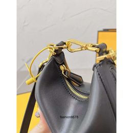 top Genuine Mini Graphy Wallets Designer Leather Crescent Bags Handbags Bottom Gold Letter Wrist Bag Chains Straps Shoulder Bags Mini Tote Bags Women's Bags