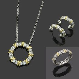 T Letter Designer Jewellery Set Womens C Earrings Gold Silver Full Diamond Rings Round Cross Pendant Necklace