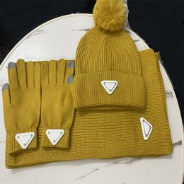 2023 Luxury designer scarf Hat Glove set Women's Winter Hat Scarf set Warm knit hat Winter Outdoor fashion shawl scarf hat 881cd