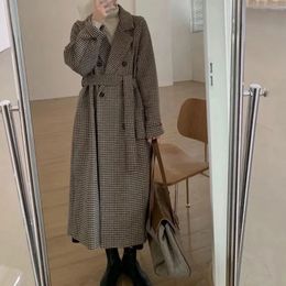 Women's Wool Blends Retro Plaid Faux Woollen Long Coat Winter Loose Thick Double Breasted Jacket Elegant Belt Casual Outwear 230928