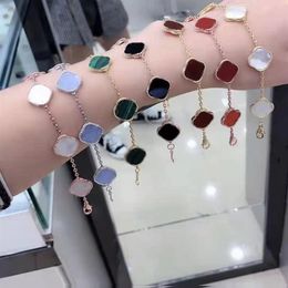 Luxury Clover Designer Fashion Charm Bracelets for Girls Women 13mm Flower Gold Silver Black White Red Green Bracelet Wedding Part3431