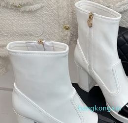 Womens Ankle Boots Designer Knee Boot Patent Leather Cashmere Chunky Heels 8cm Stretch With Platform Zippers Heart-Shaped Knight Motorcycle Snow