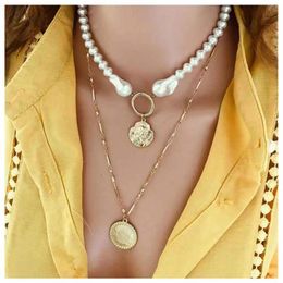 Arcylic Queen Coin Pendant Chain Necklaces Elegant Personalised Vintage Beaded Irregular Pearl Necklaces for Women Party Jewelry2804