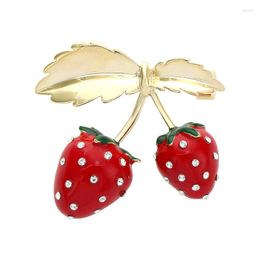 Brooches 2023 Luxury Independent Design Fresh Sweet Lovely Strawberry Brooch And Backpack Badge Dual Purpose Decorative Jewellery