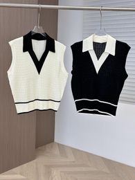 Men's Casual Shirts Spring And Summer Wined V-neck Sleeveless Vest Black White Colour Matching Simple Generous
