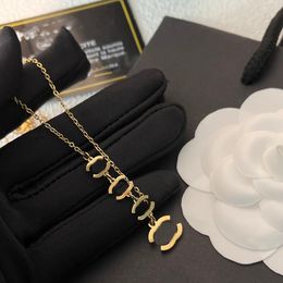 Top Brand Designer Pendants Necklaces Never Fading Gold Plated Stainless Steel 4pcs C Double Letter Choker Pendant Necklace Chain Jewellery Accessories