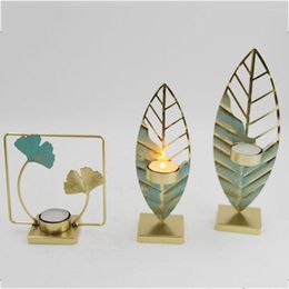 Candle Holders Creative Hand-painted Leaves Durable Wrought Iron Candlelight Dinner Props For Home Bar Table Decoration