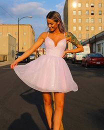 Sweet Pink Homecoming Dresses Spaghetti Straps Zip Back Mini Length Sequins Sweet Girls 16 17 Party Prom Gowns 2023 Cocktail Dress