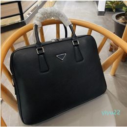 Designer briefcase Luxury mens bag High quality Men leather brand handbags Business tote2546