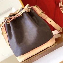 2023 Famous women bag classical high quality women handbag with Serial Number large capacity shoulder tote bags day clutch purse case