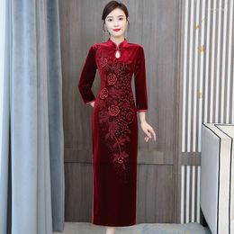 Ethnic Clothing 2023 Chinese Improved Qipao Dress Velvet Cheongsam Oriental National Flower Embroidery Retro Evening Party